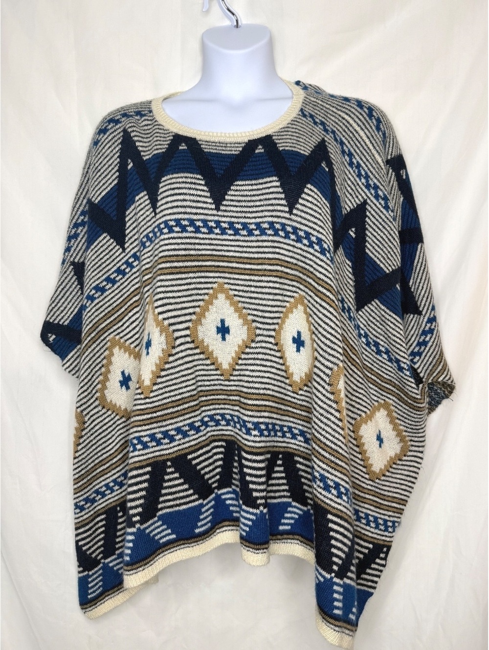 BB Dakota Geometric Boho Southwestern Knit Poncho One Size